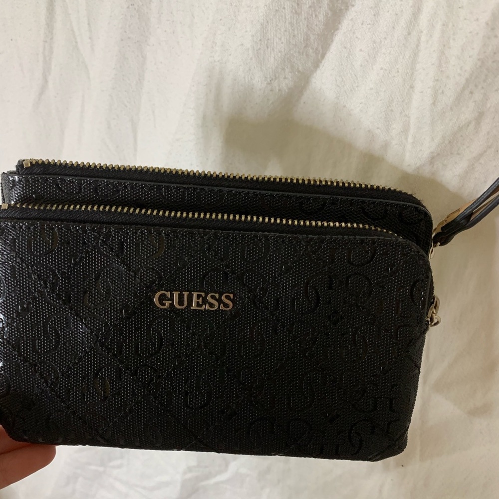 GUESS wallet